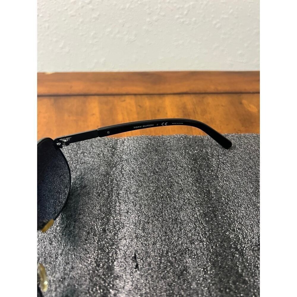 Tory Burch Aviator Sunglasses - Picture 4 of 10